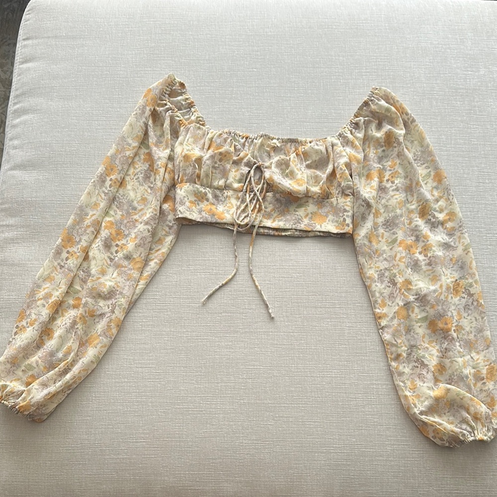 etelet size small cropped long sleeve blouse